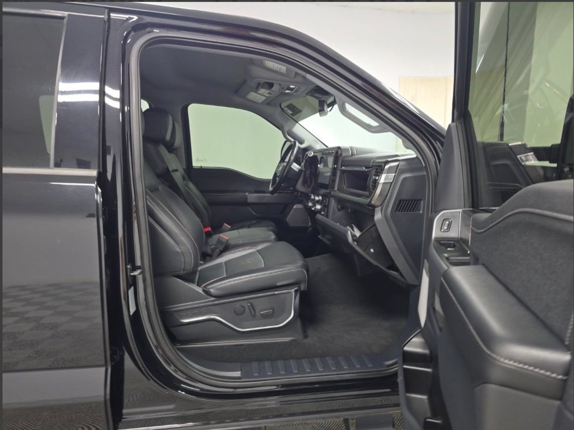 Used 2023 Ford F250 Lariat w/ Sport Appearance Package AWD/4WD image 8