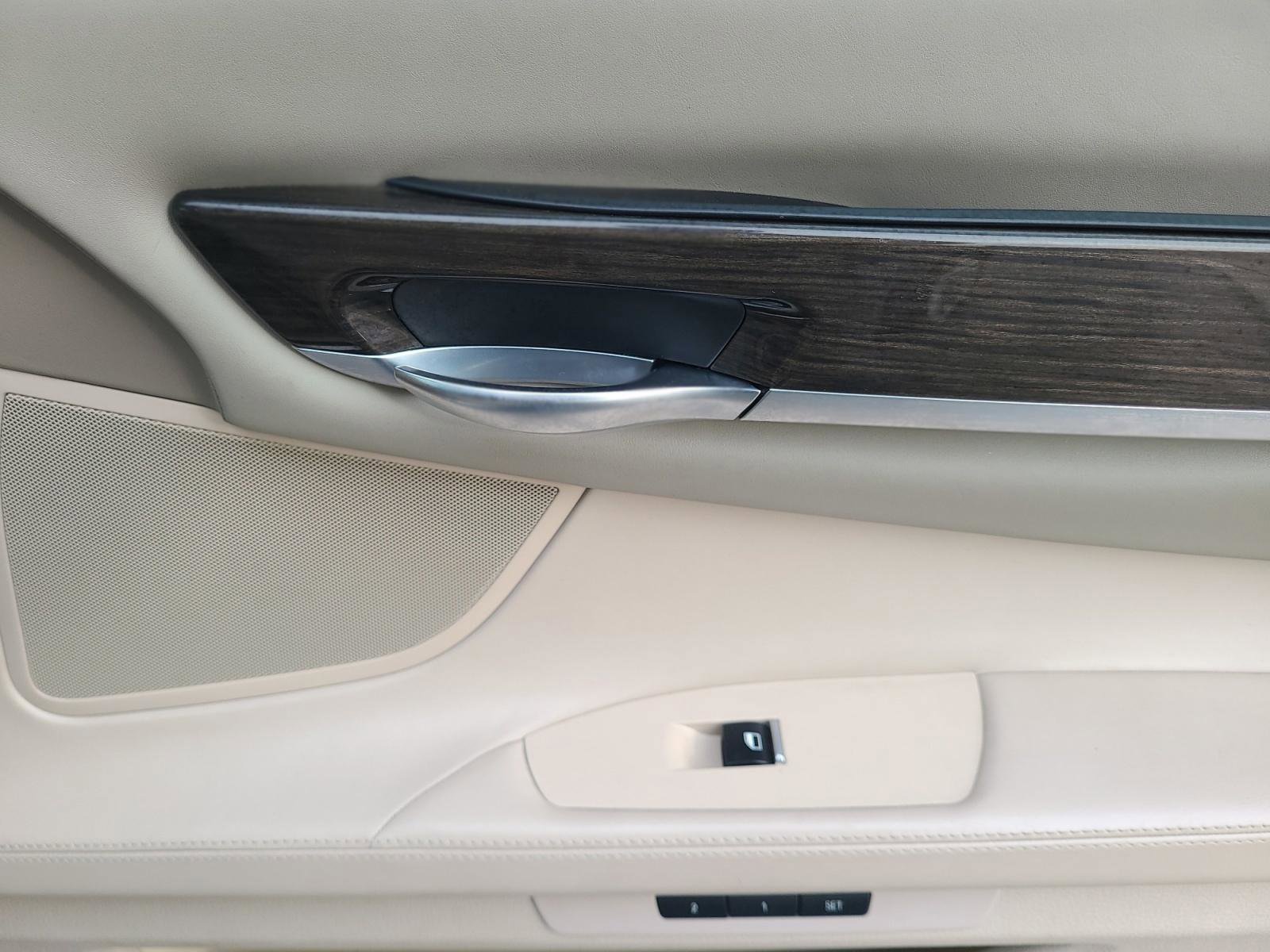 Used 2015 BMW 750i RWD image 23