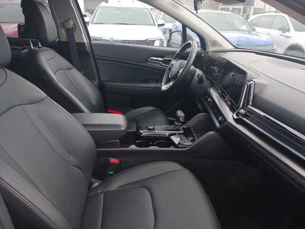 Used 2023 Kia Sportage EX image 19