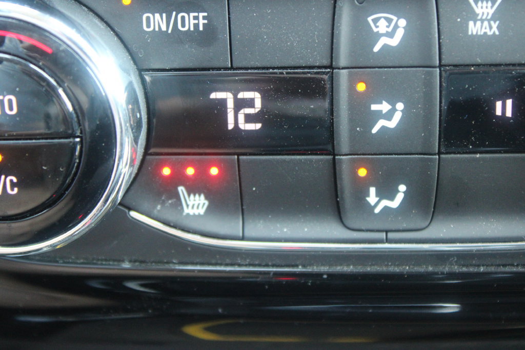Used 2025 Chevrolet Trax ACTIV w/ Driver Confidence Package FWD image 33