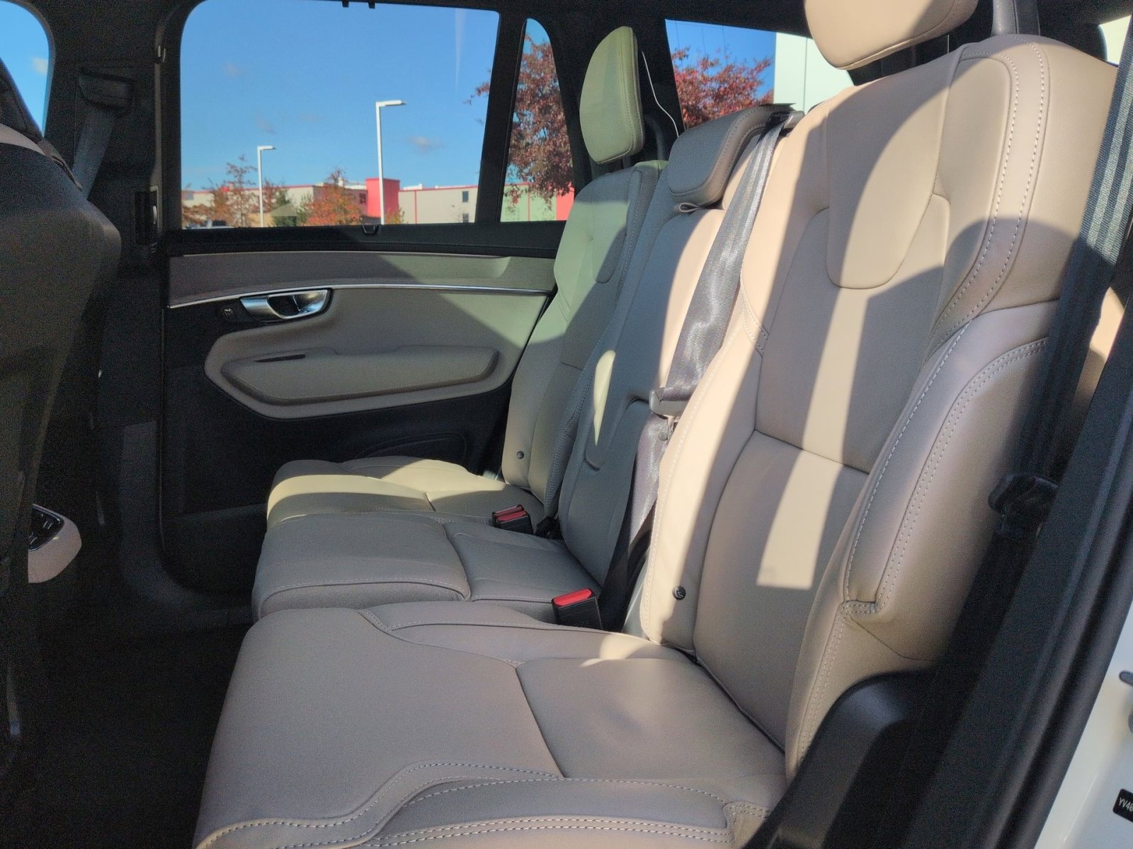 New 2026 Volvo XC90 B6 Ultra image 25