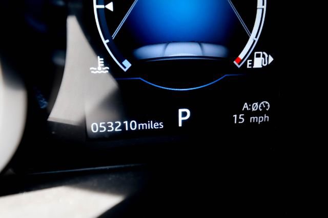 Used 2020 Jaguar F-PACE Premium image 5