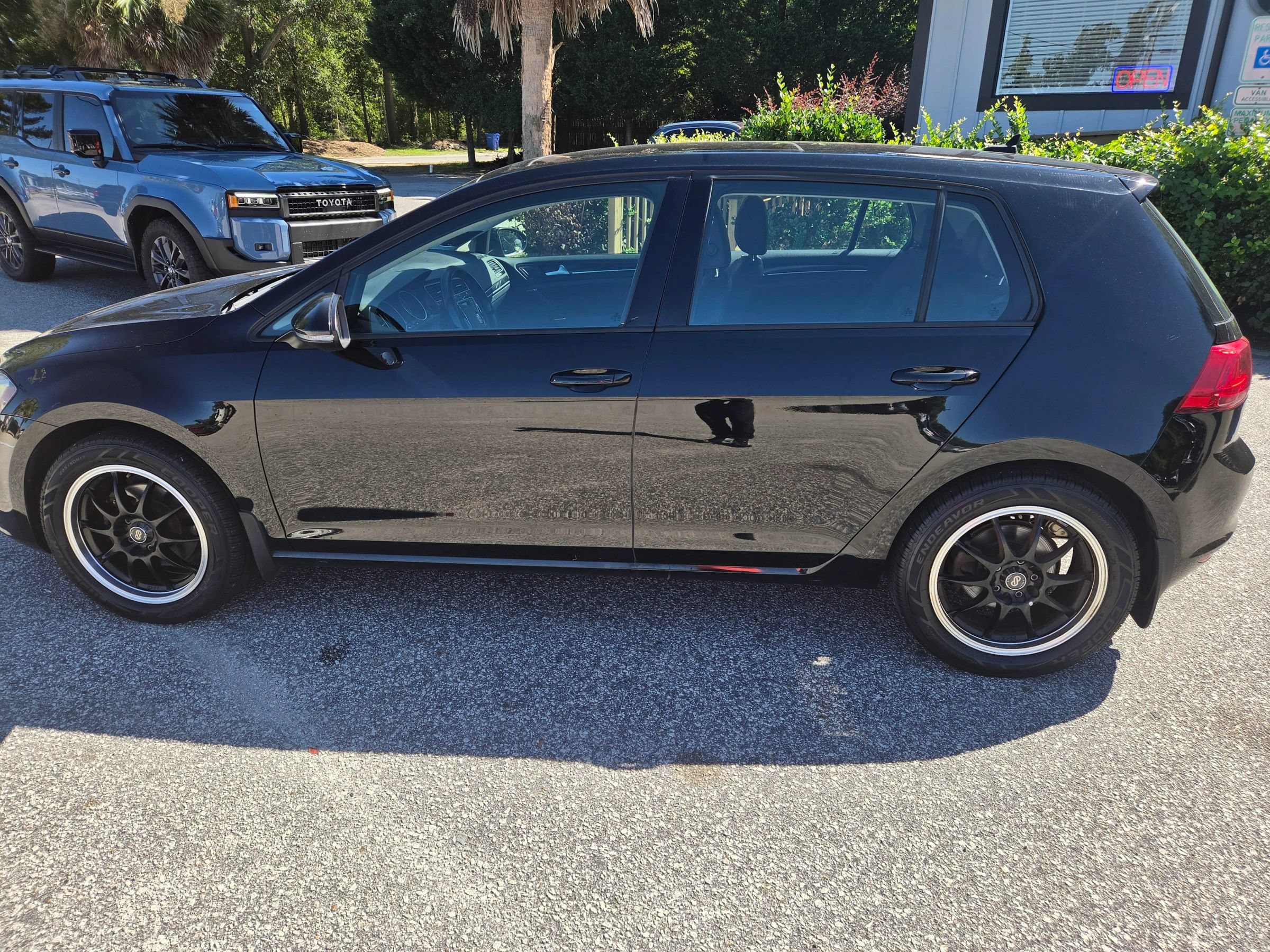 Used 2015 Volkswagen Golf SEL w/ Lighting Package (SEL) FWD image 8