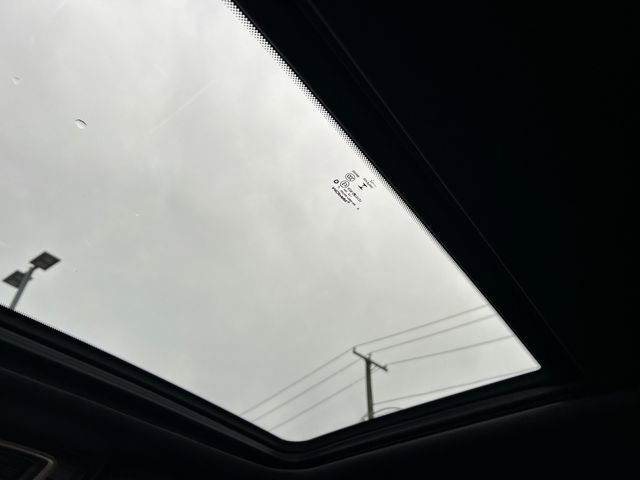 Used 2022 RAM 1500 Limited w/ Body-Colour Bumper Group image 27