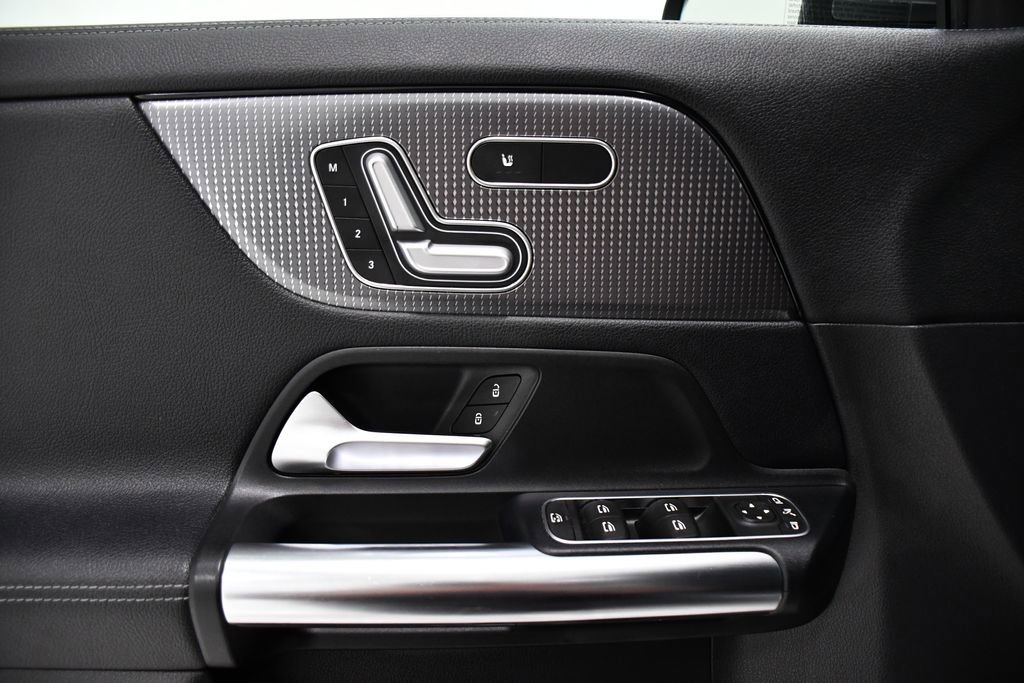 Certified 2022 Mercedes-Benz GLA 250 4MATIC image 17