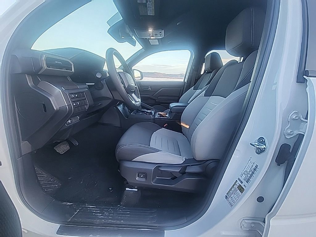 Used 2025 Toyota Tacoma TRD Off-Road image 31