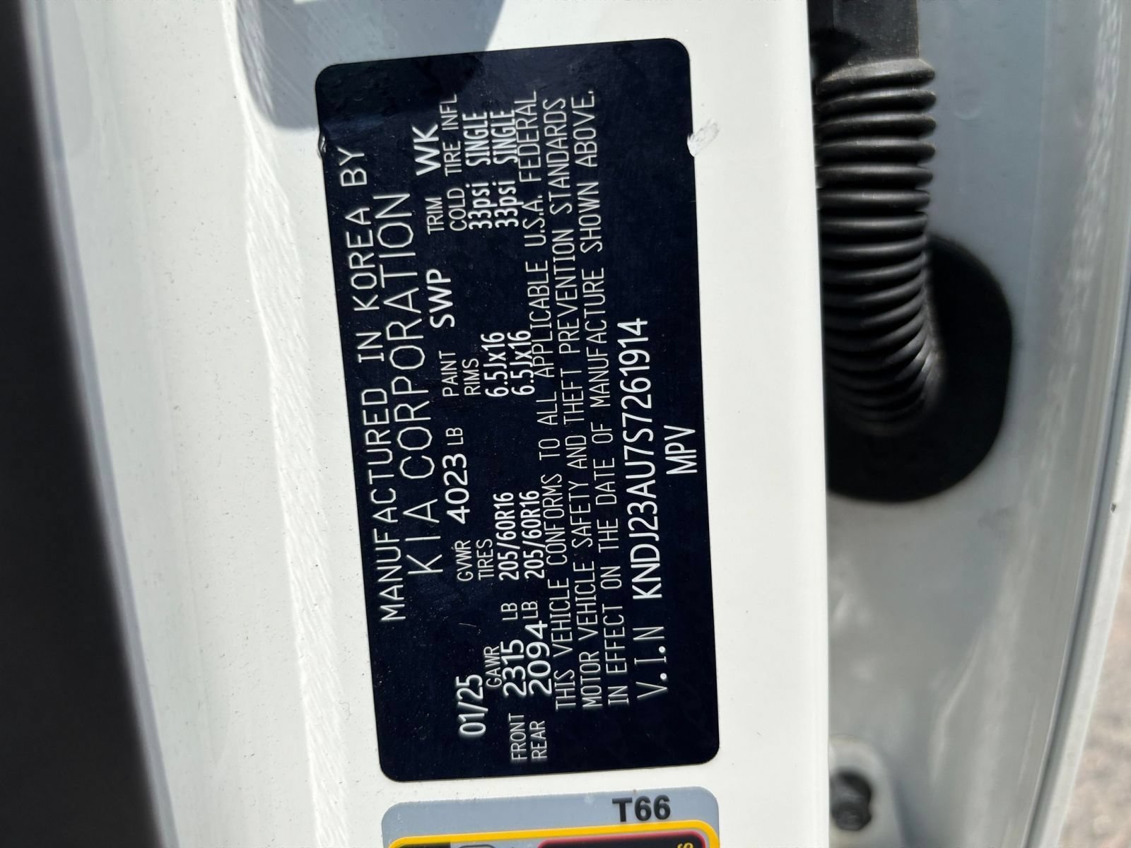 Used 2025 Kia Soul LX w/ LX Technology Package FWD image 24
