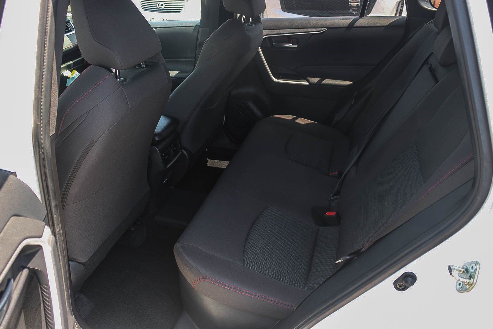 Used 2022 Toyota RAV4 SE w/ Weather & Moonroof Package AWD/4WD image 19