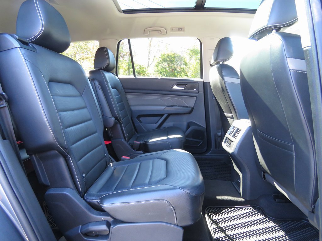 Used 2022 Volkswagen Atlas SEL Premium image 17