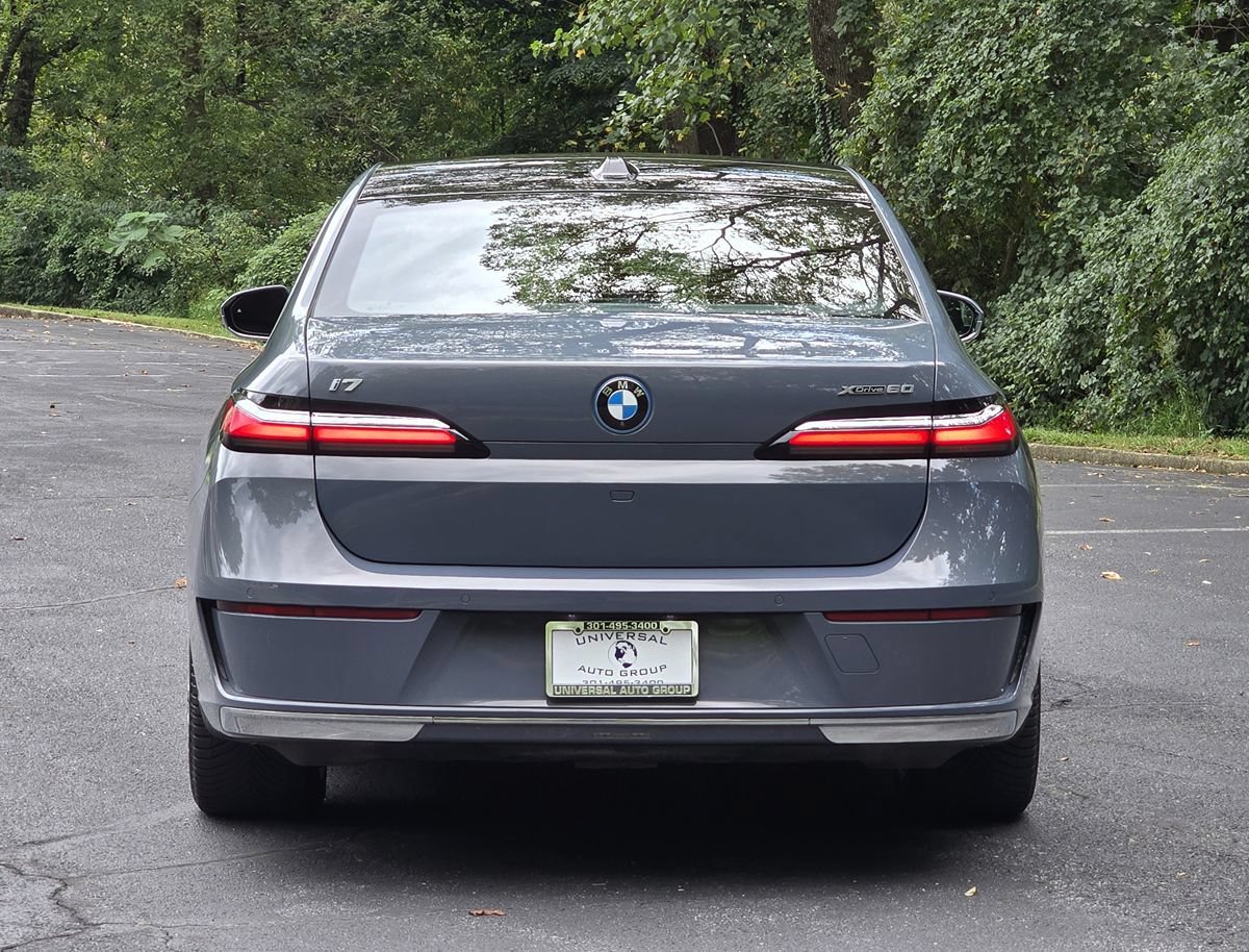 Used 2024 BMW i7 xDrive60 AWD/4WD image 5