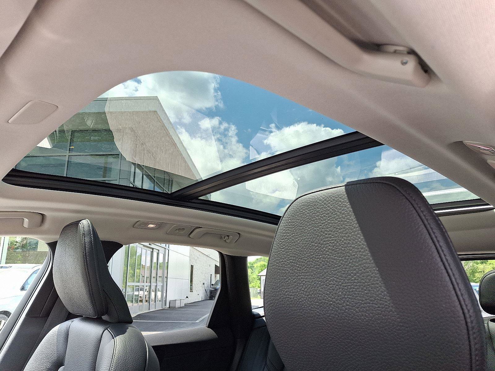 Certified 2022 Volvo XC60 B5 Momentum w/ Climate Package image 14