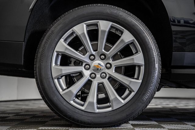 New 2026 Chevrolet Suburban Premier image 20