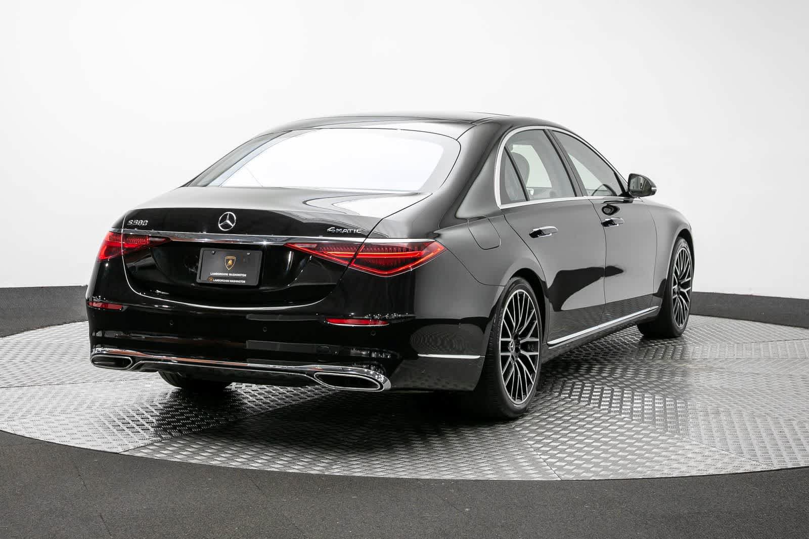 Used 2022 Mercedes-Benz S 580 4MATIC Sedan w/ Rear Seat Package image 19