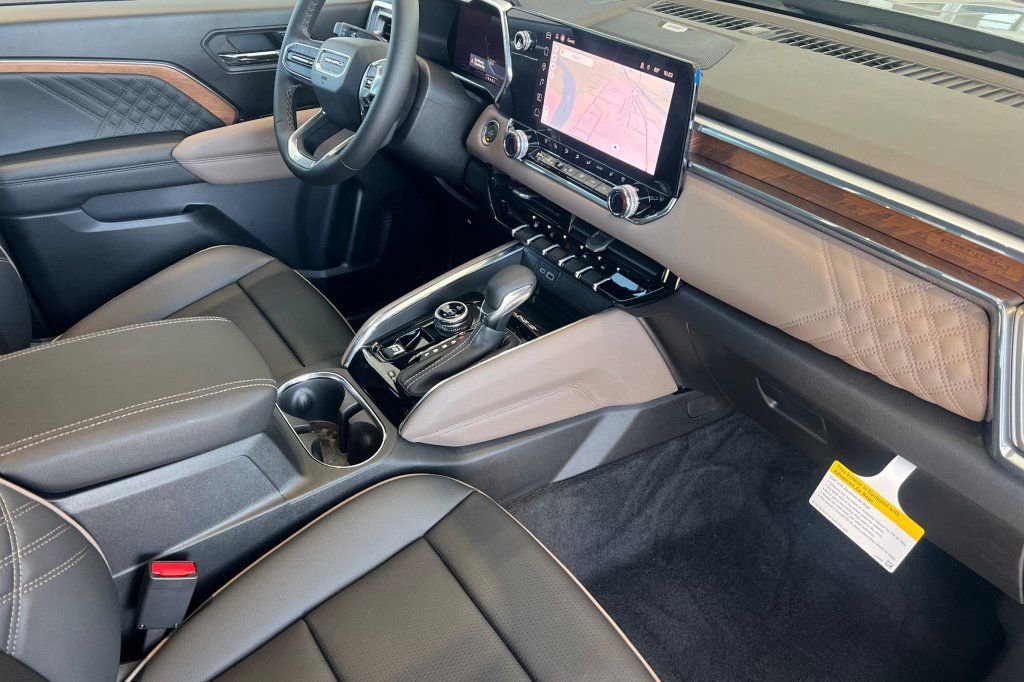 New 2026 GMC Canyon Denali image 12