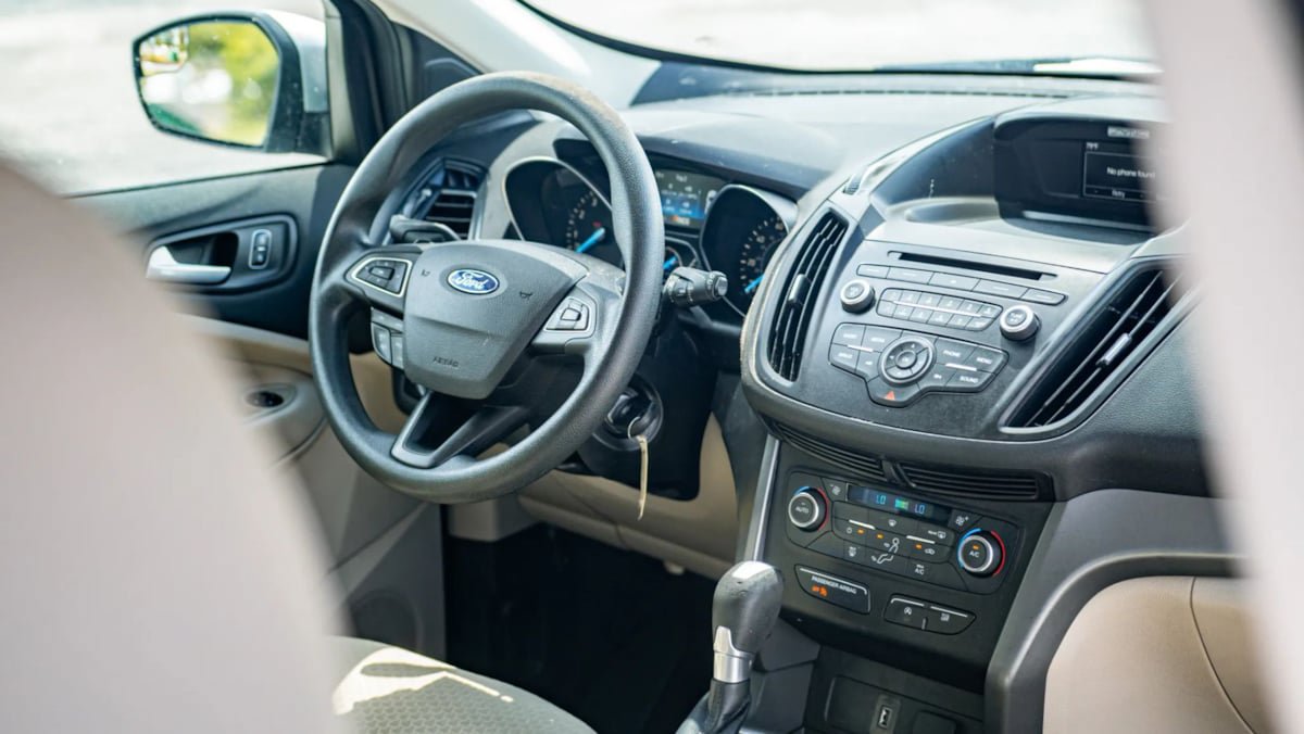 Used 2017 Ford Escape SE FWD image 25