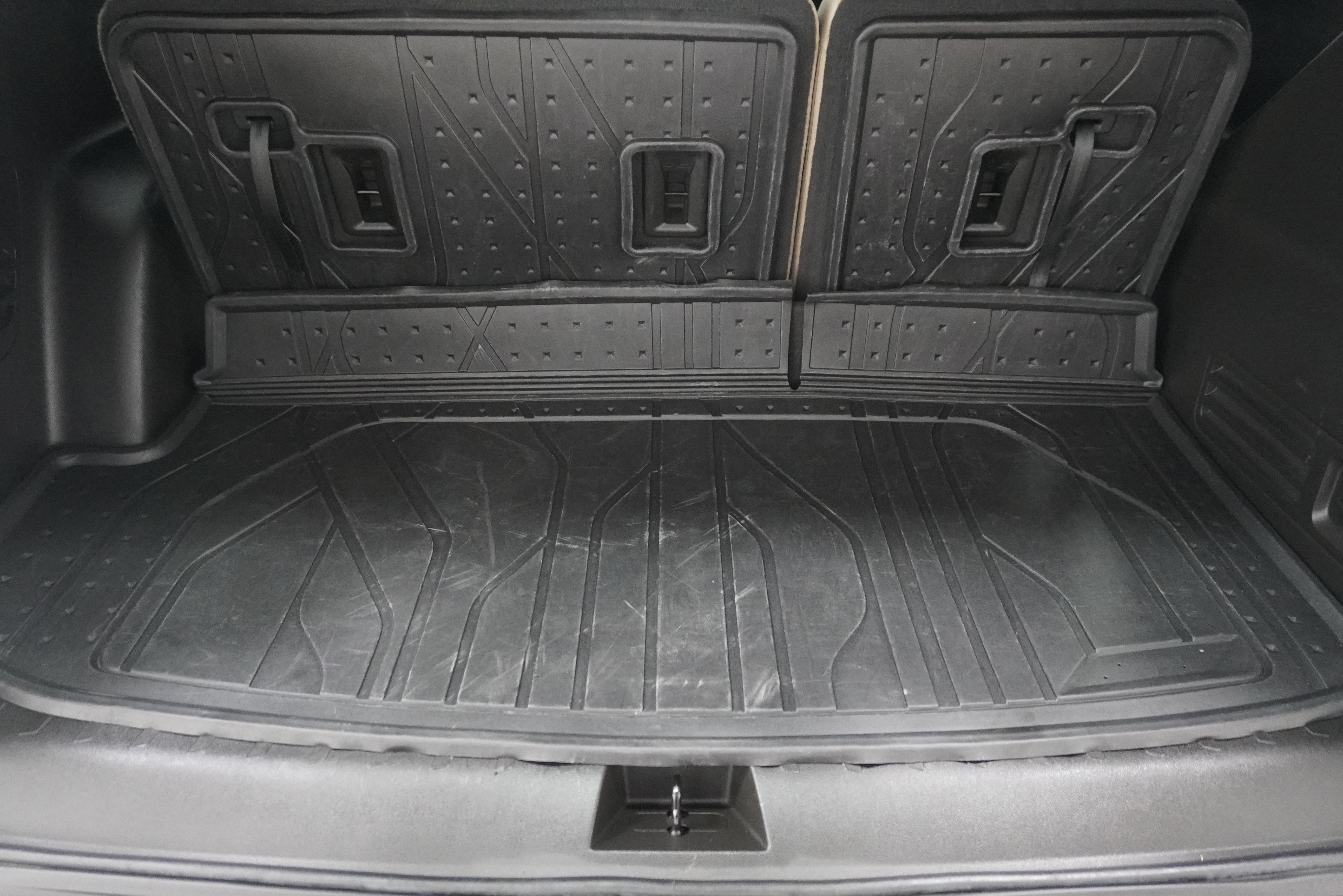 Used 2023 Chevrolet Traverse LT w/ LPO, Cargo Package AWD/4WD image 28