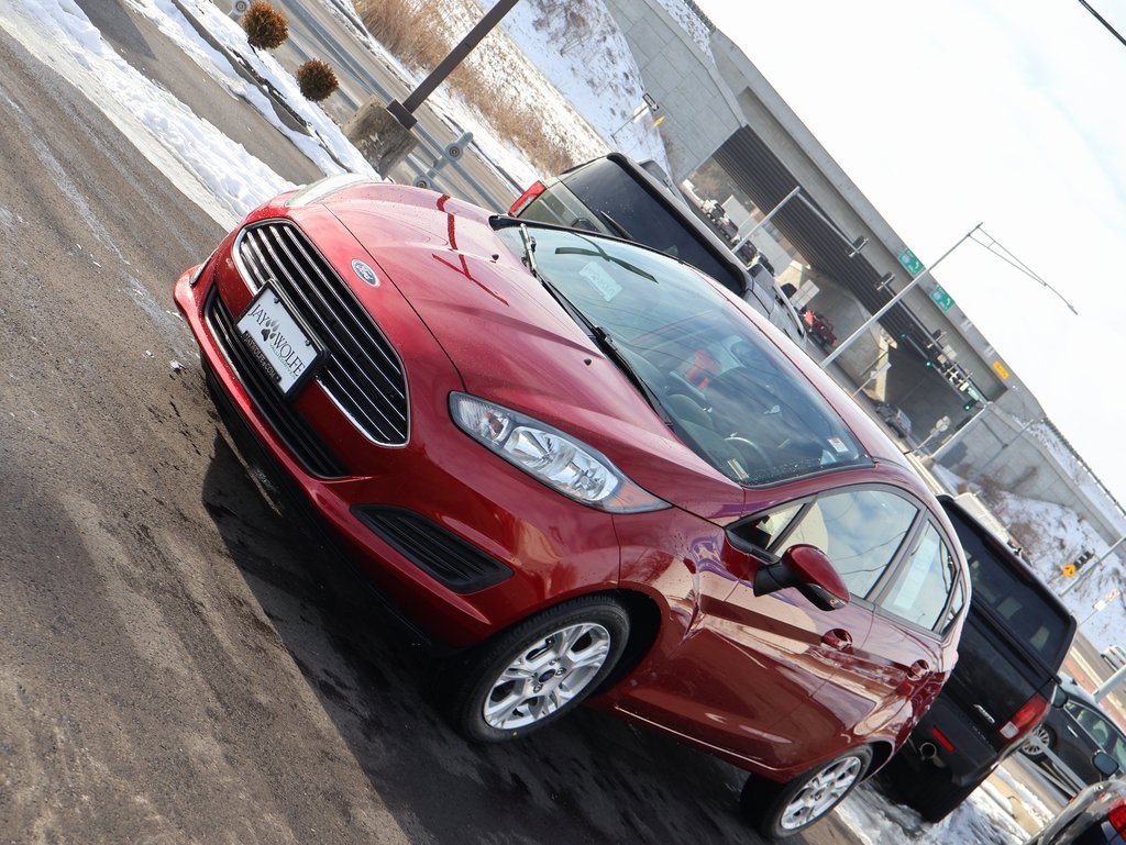 Used 2014 Ford Fiesta SE image 3