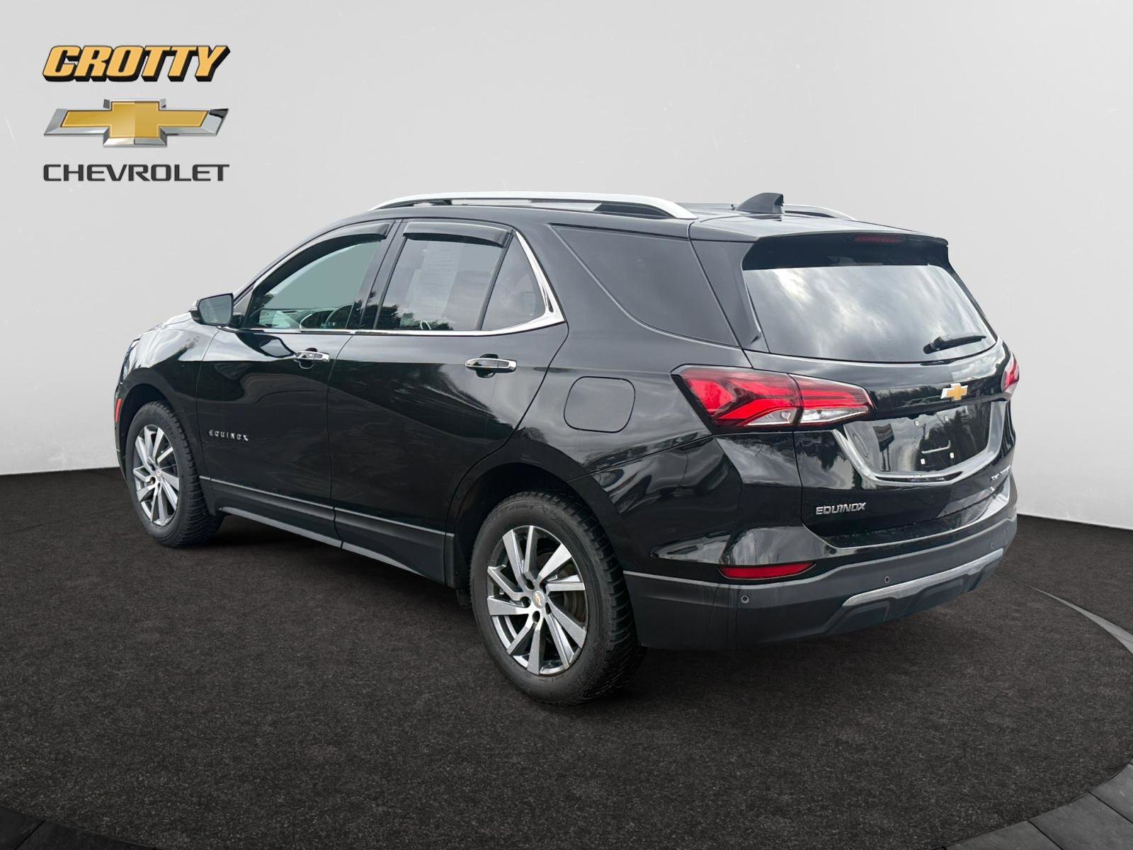 Used 2022 Chevrolet Equinox Premier AWD/4WD image 3