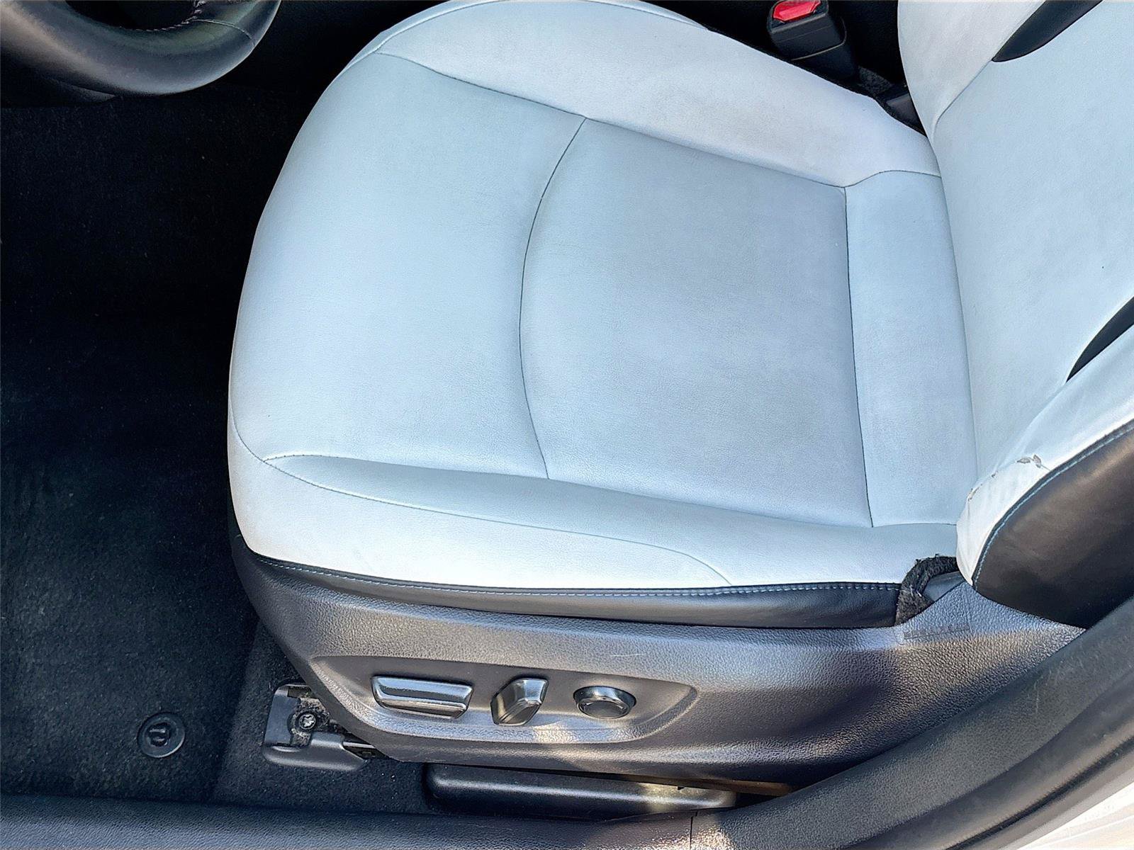 Used 2019 Toyota Prius Limited FWD image 20