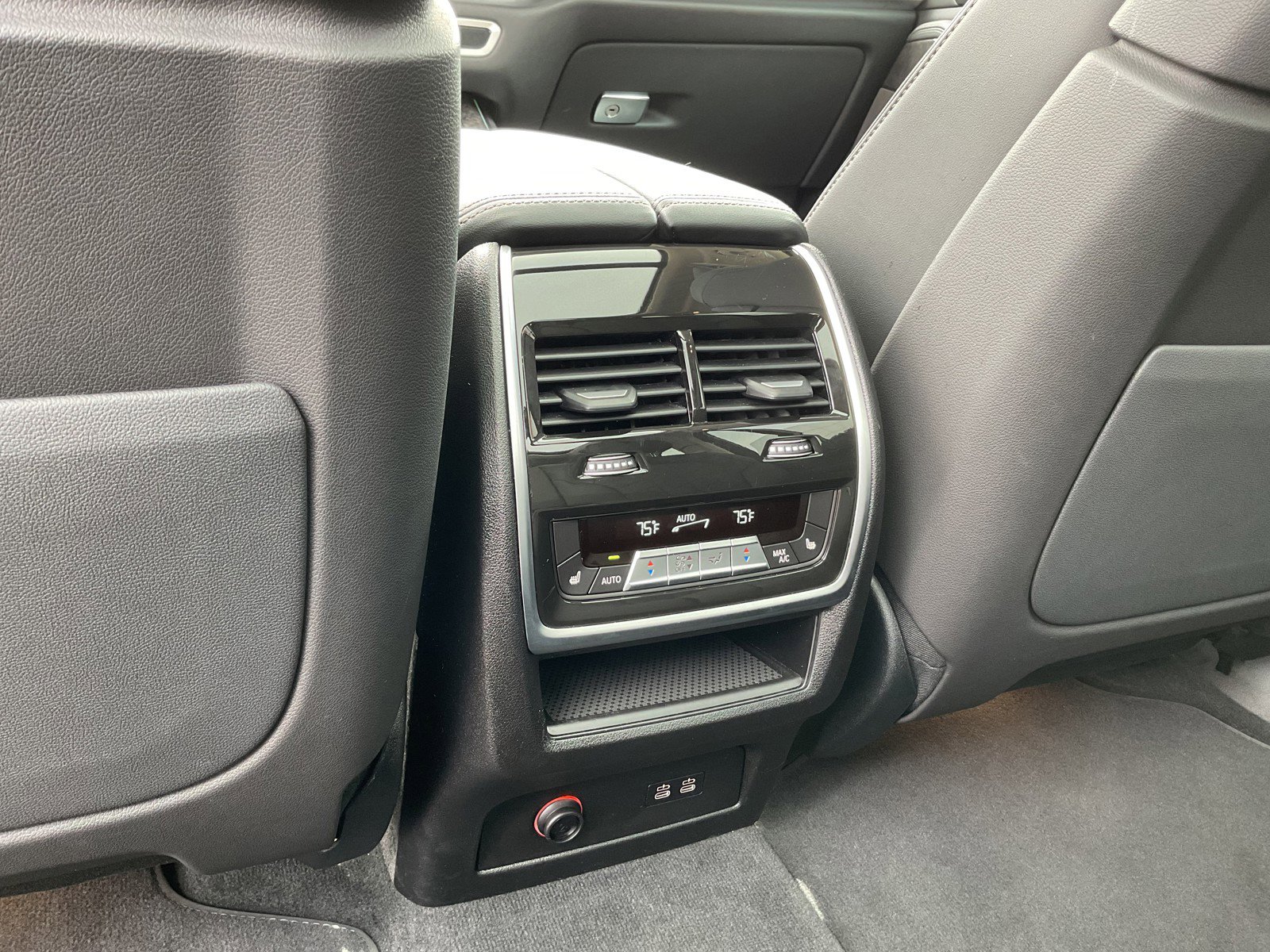 Used 2026 BMW X7 xDrive40i image 16