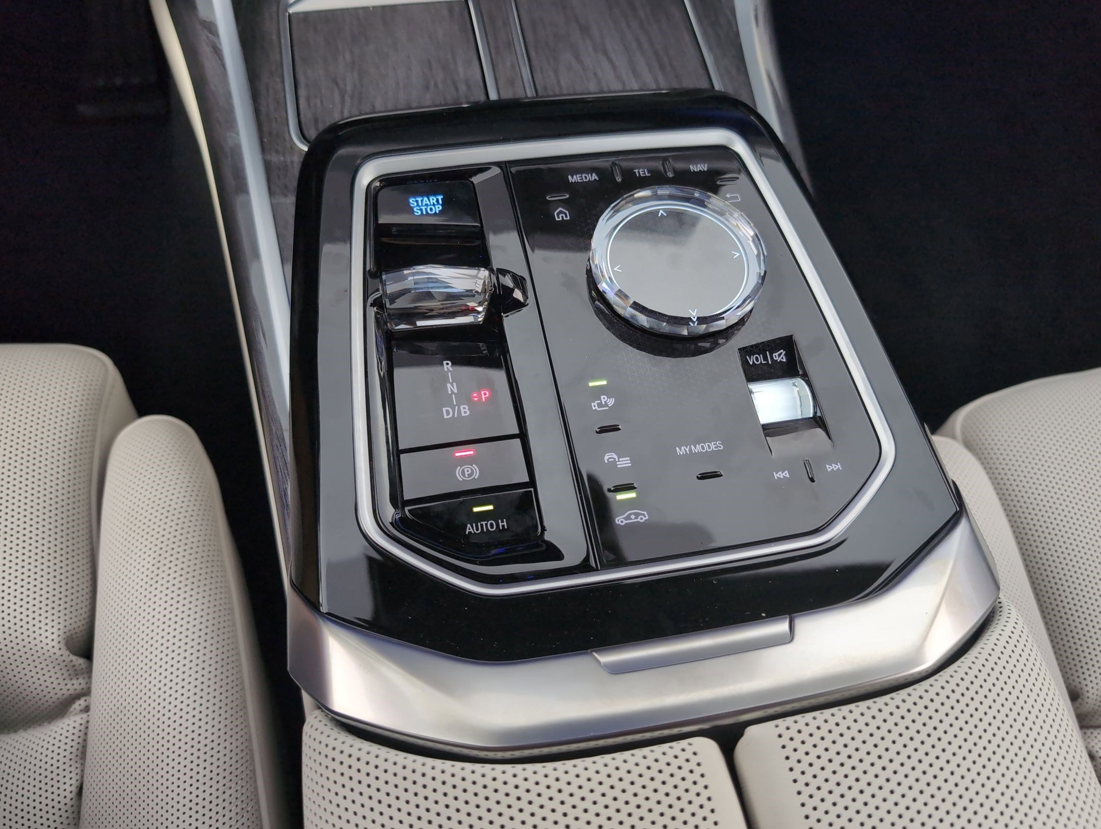 New 2025 BMW i7 eDrive50 w/ Premium Package image 15