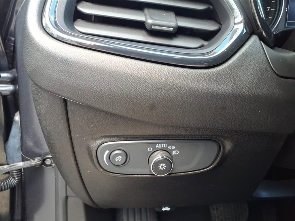 Used 2022 Chevrolet Equinox RS FWD image 30