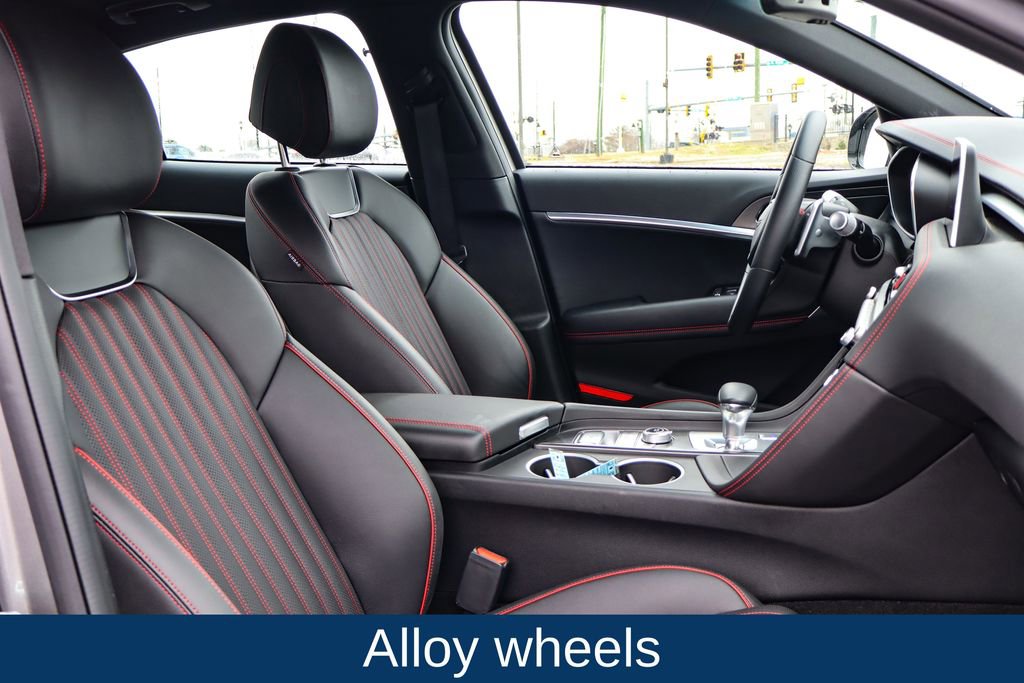 Used 2025 Genesis G70 2.5T w/ Sport Prestige Package image 15