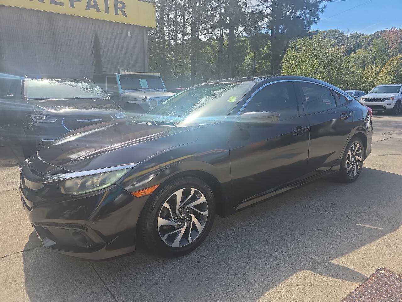 Used 2018 Honda Civic EX image 2