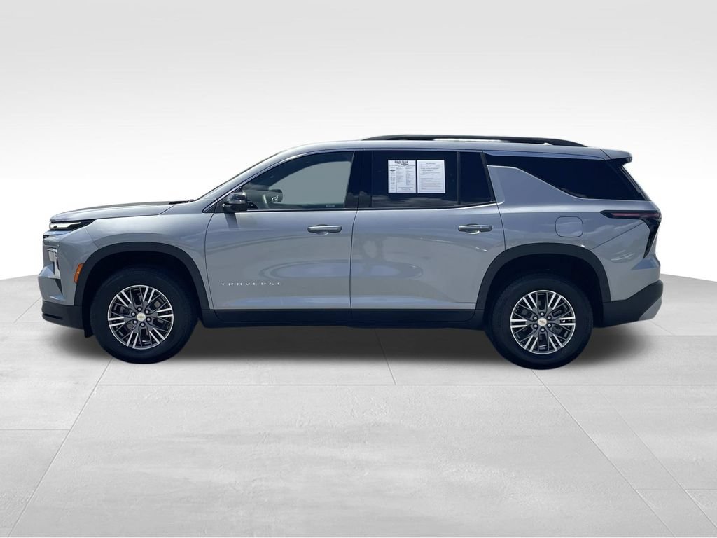 Used 2024 Chevrolet Traverse LT w/ LPO, Floor Liner Package FWD image 7