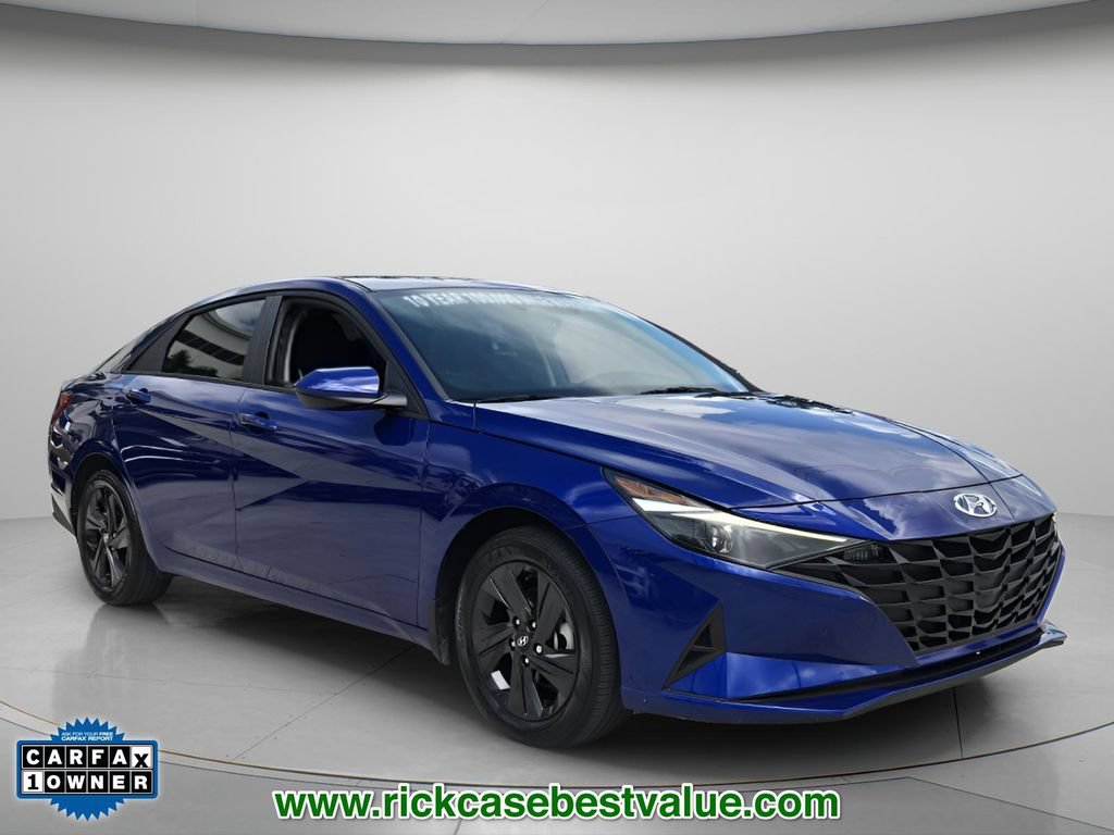 Used 2023 Hyundai Elantra SEL w/ Cargo Package FWD image 9
