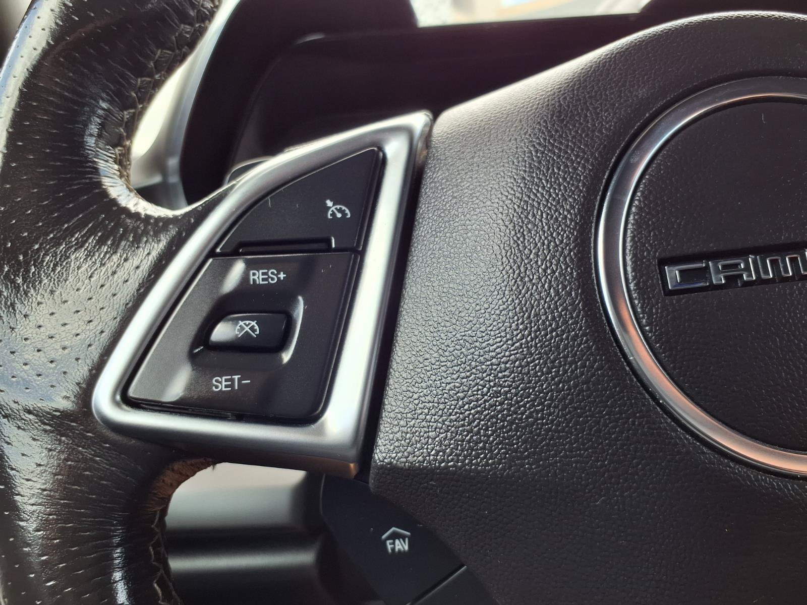 Used 2018 Chevrolet Camaro SS RWD image 17