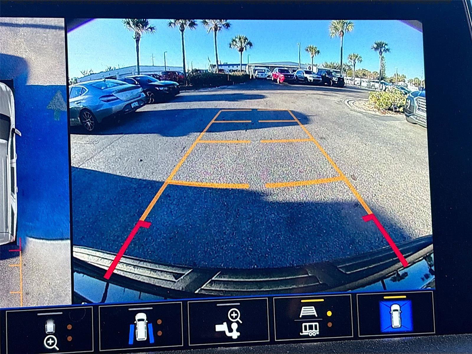 Used 2023 Chevrolet Suburban LT w/ Luxury Package image 13