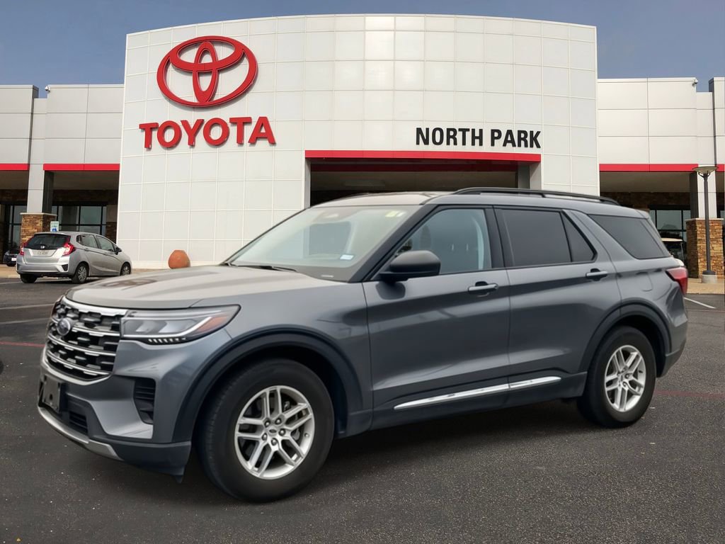 Used 2025 Ford Explorer Active RWD image 1