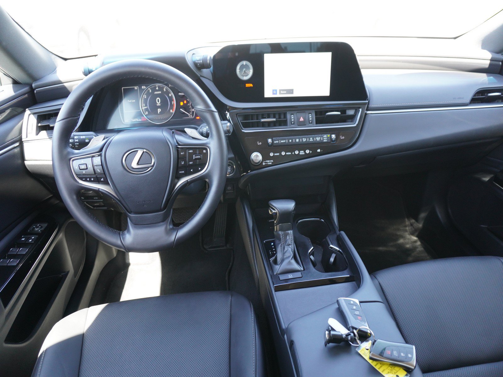 Used 2024 Lexus ES 350 FWD image 2