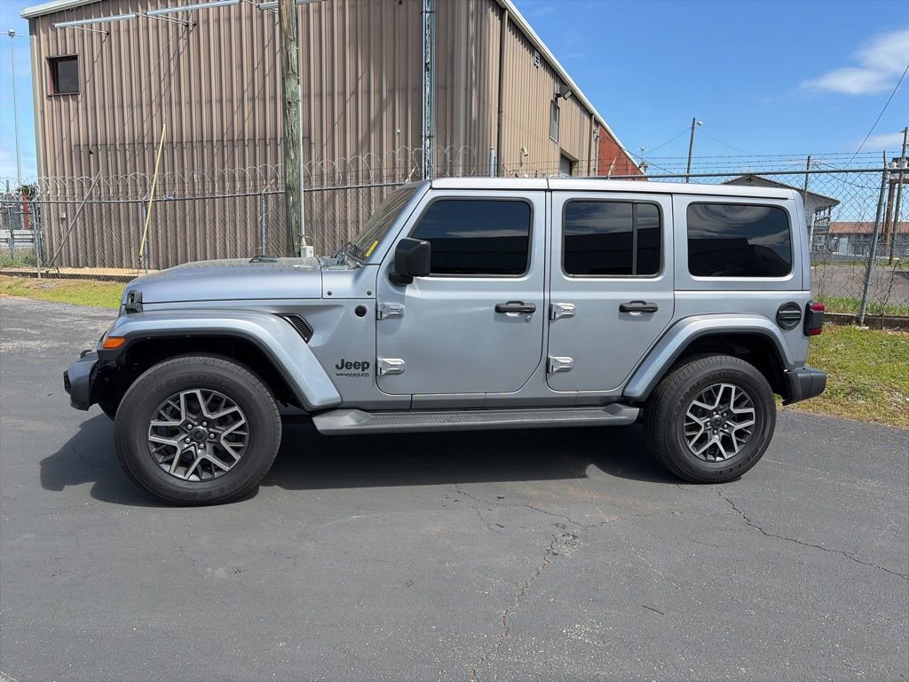 Used 2021 Jeep Wrangler Unlimited Sahara image 4