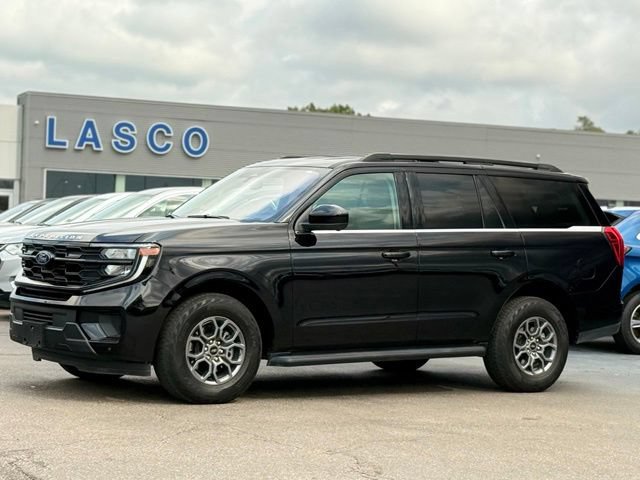 Certified 2025 Ford Expedition Active AWD/4WD image 1