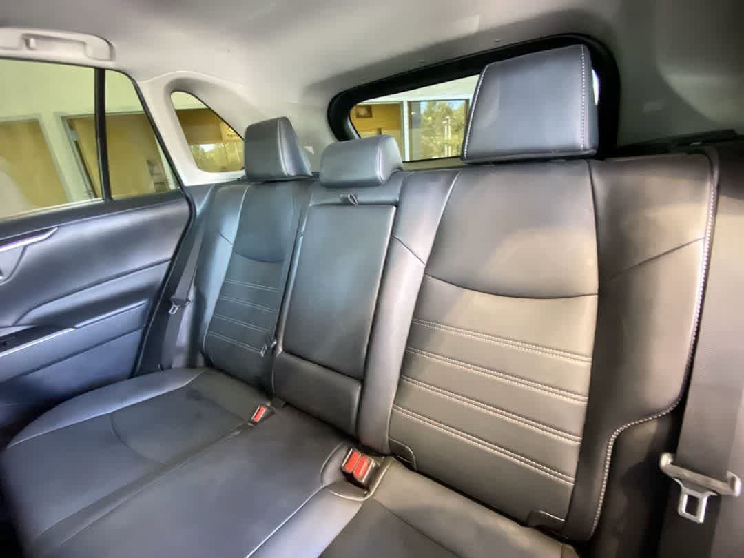 Used 2022 Toyota RAV4 XLE Premium AWD/4WD image 25