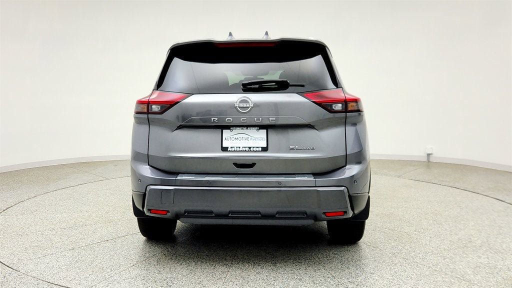 Used 2025 Nissan Rogue SL w/ Tech Package AWD/4WD image 6