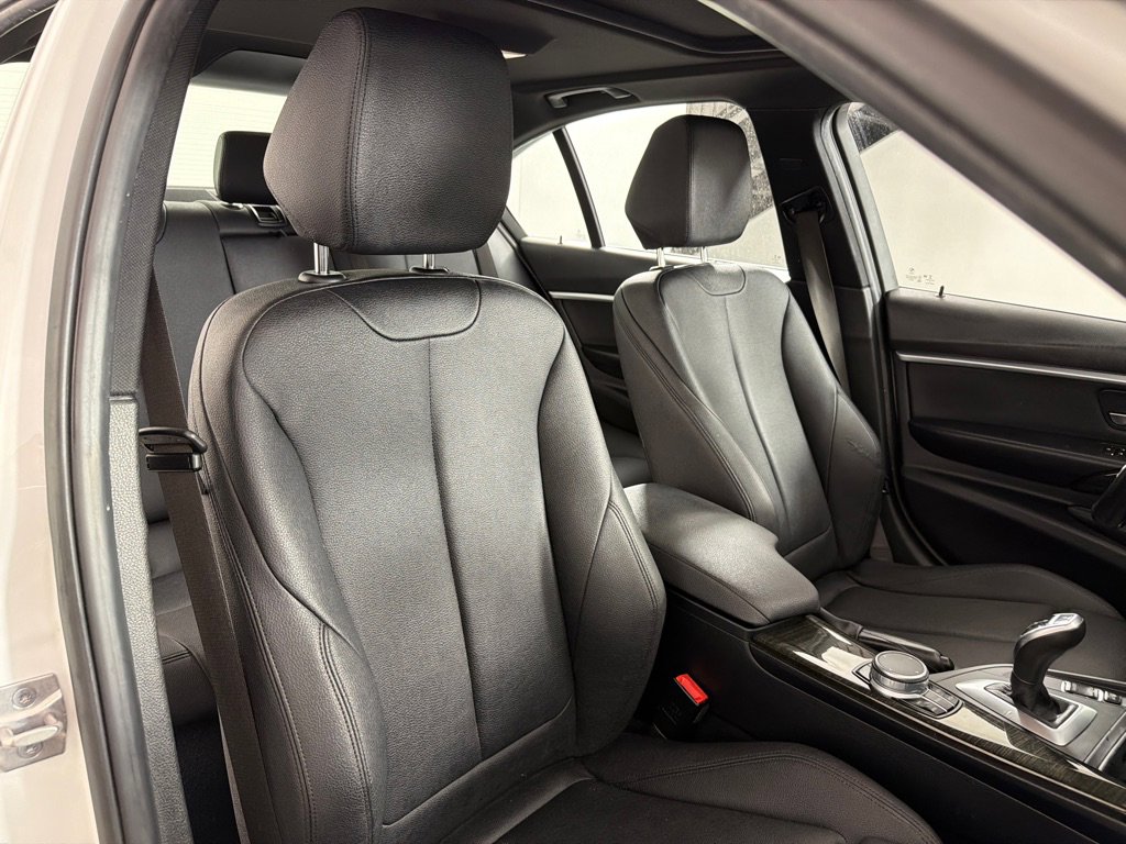 Used 2018 BMW 340i Sedan RWD image 24