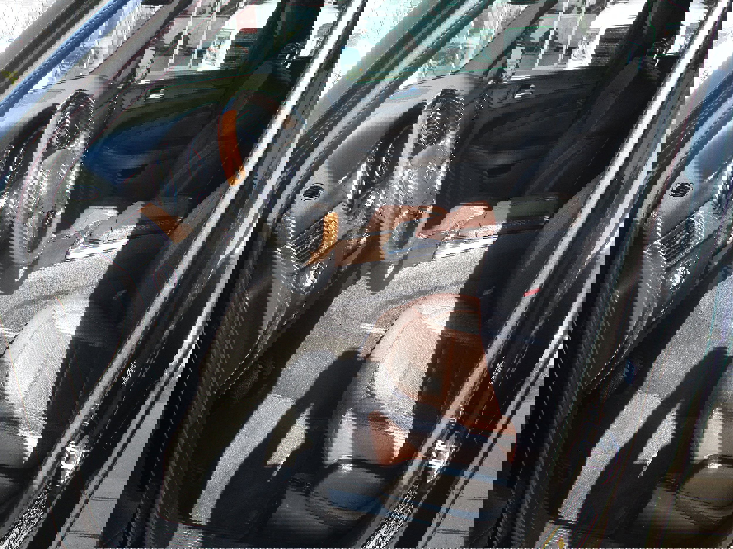 Used 2015 Mercedes-Benz ML 350 4DR ML350 4matic image 4