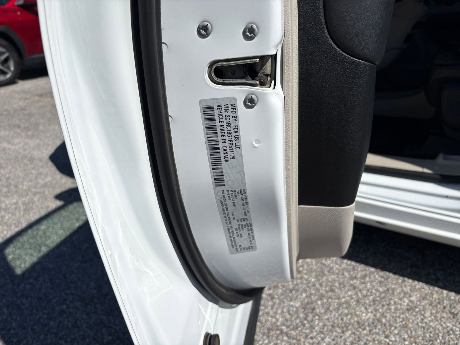 Used 2023 Chrysler Pacifica Touring-L image 31