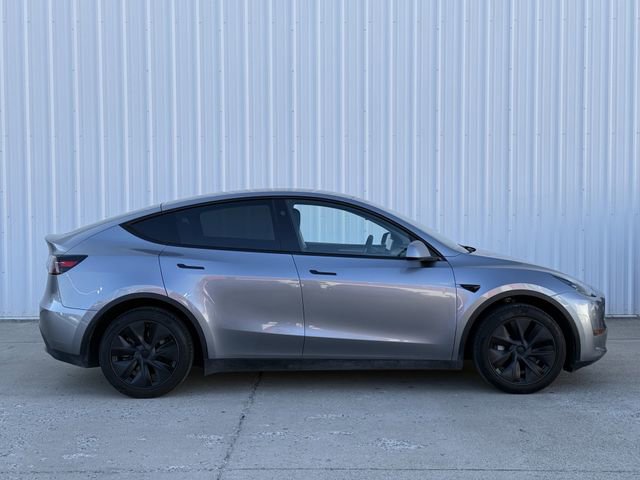 Used 2024 Tesla Model Y Long Range image 3