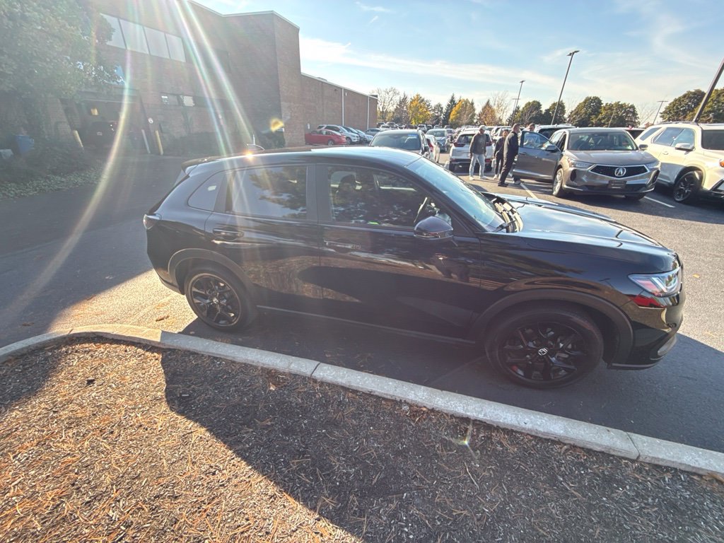 Used 2025 Honda HR-V Sport image 6
