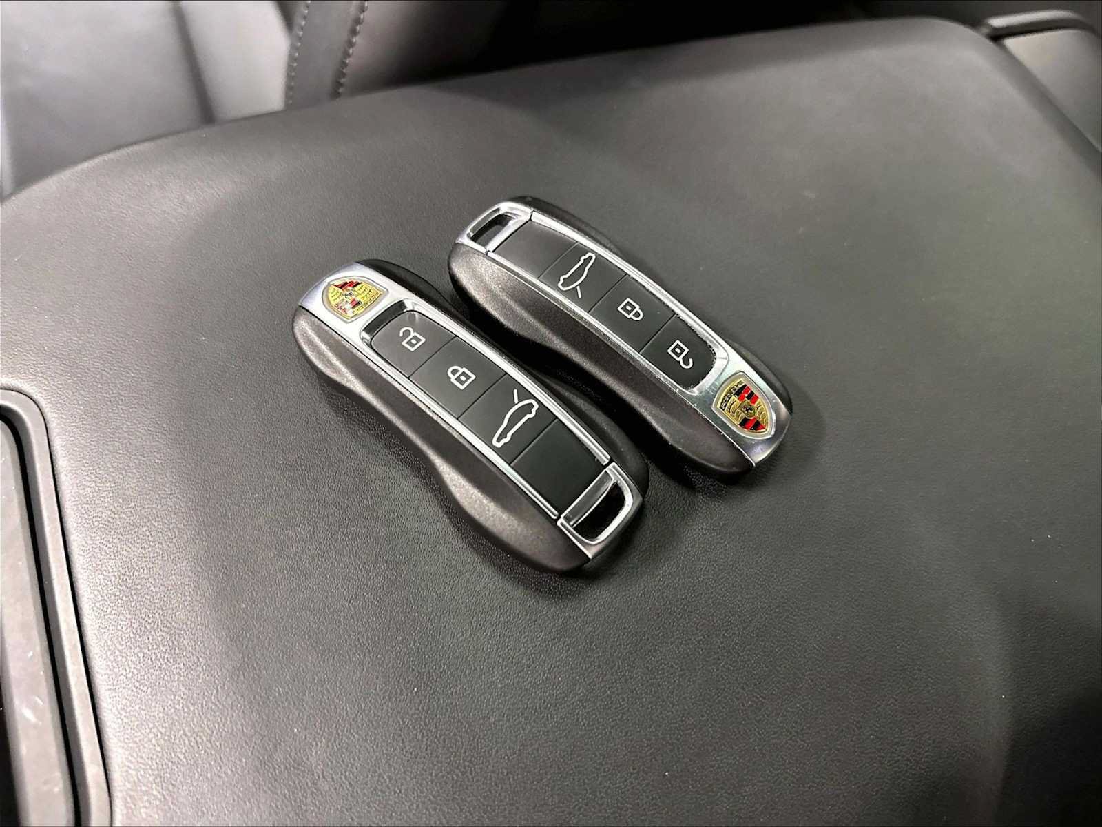 Used 2026 Porsche Panamera 4 AWD/4WD image 38