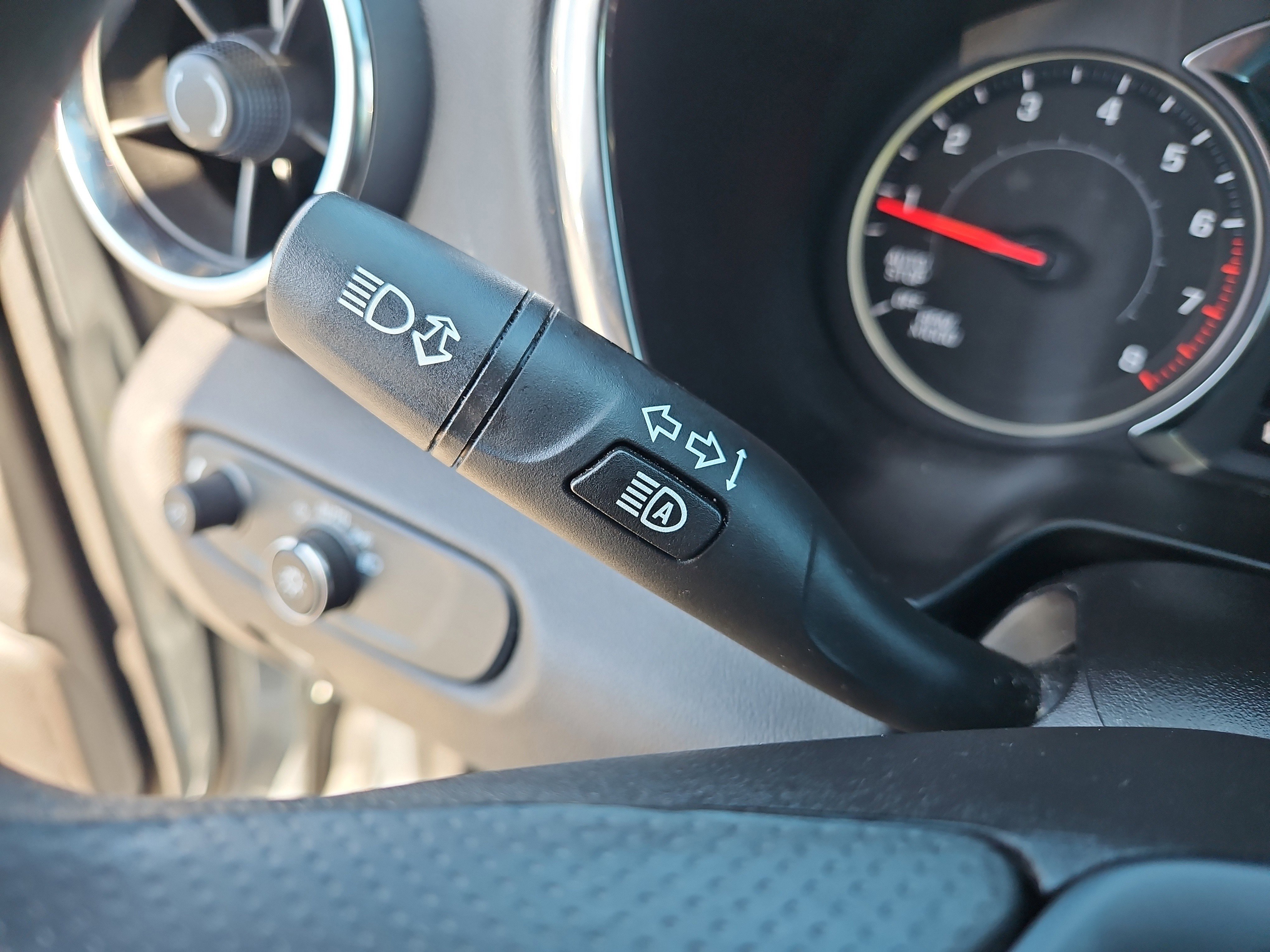 Used 2024 Chevrolet Blazer LT w/ Convenience Package FWD image 24