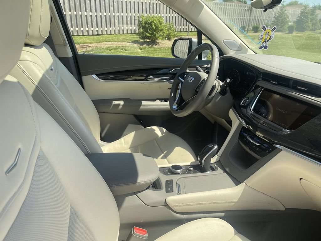 Used 2023 Cadillac XT6 Premium Luxury w/ Technology Package AWD/4WD image 43