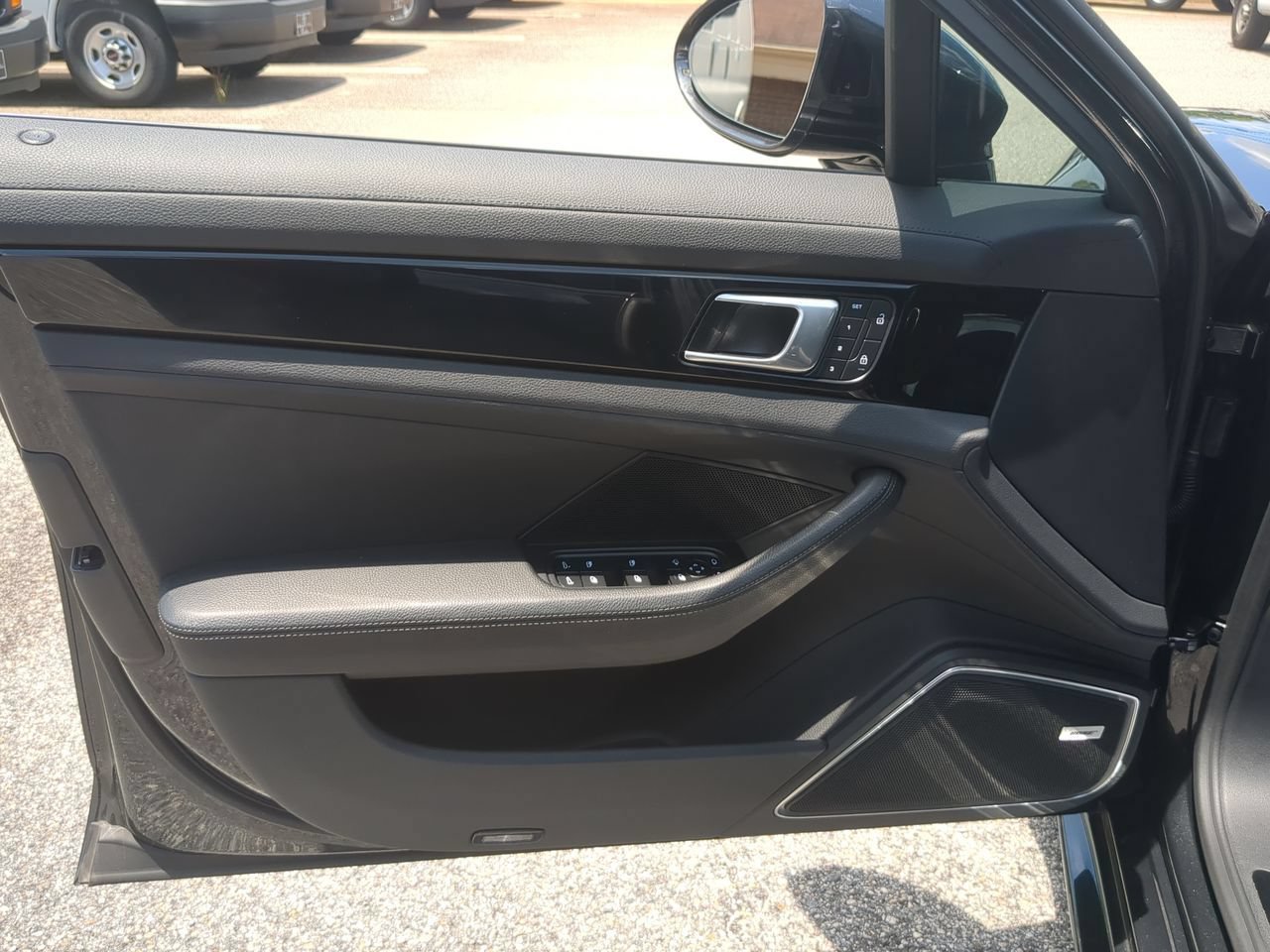 Used 2023 Porsche Panamera 4 Executive AWD/4WD image 22