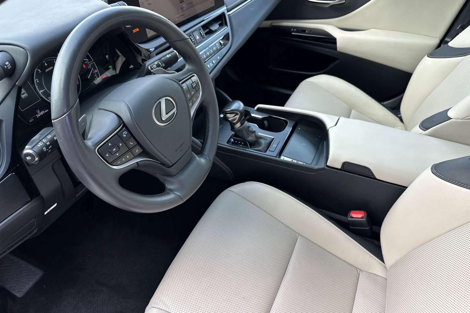 Used 2023 Lexus ES 350 w/ Premium Package FWD image 9