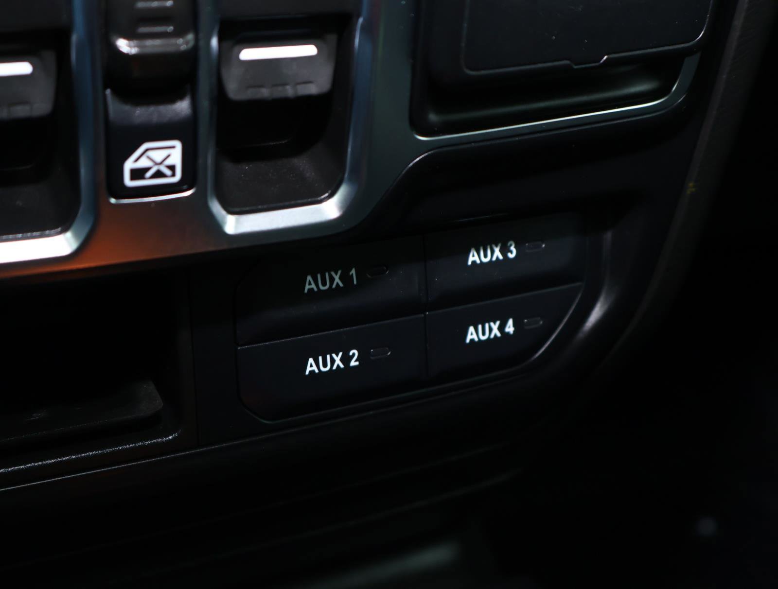 Used 2021 Jeep Gladiator Willys image 29