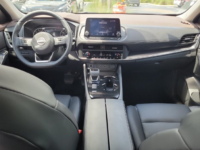 Used 2023 Nissan Rogue SV w/ SV Premium B Package FWD image 14